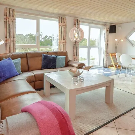 펜션 Four-bedroom Holiday In Blåvand