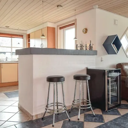 Four-bedroom Holiday In 펜션 Blåvand