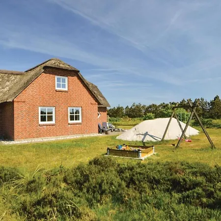 펜션 Four-bedroom Holiday In Blåvand