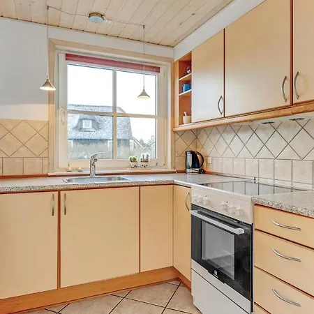 Four-bedroom Holiday In 펜션